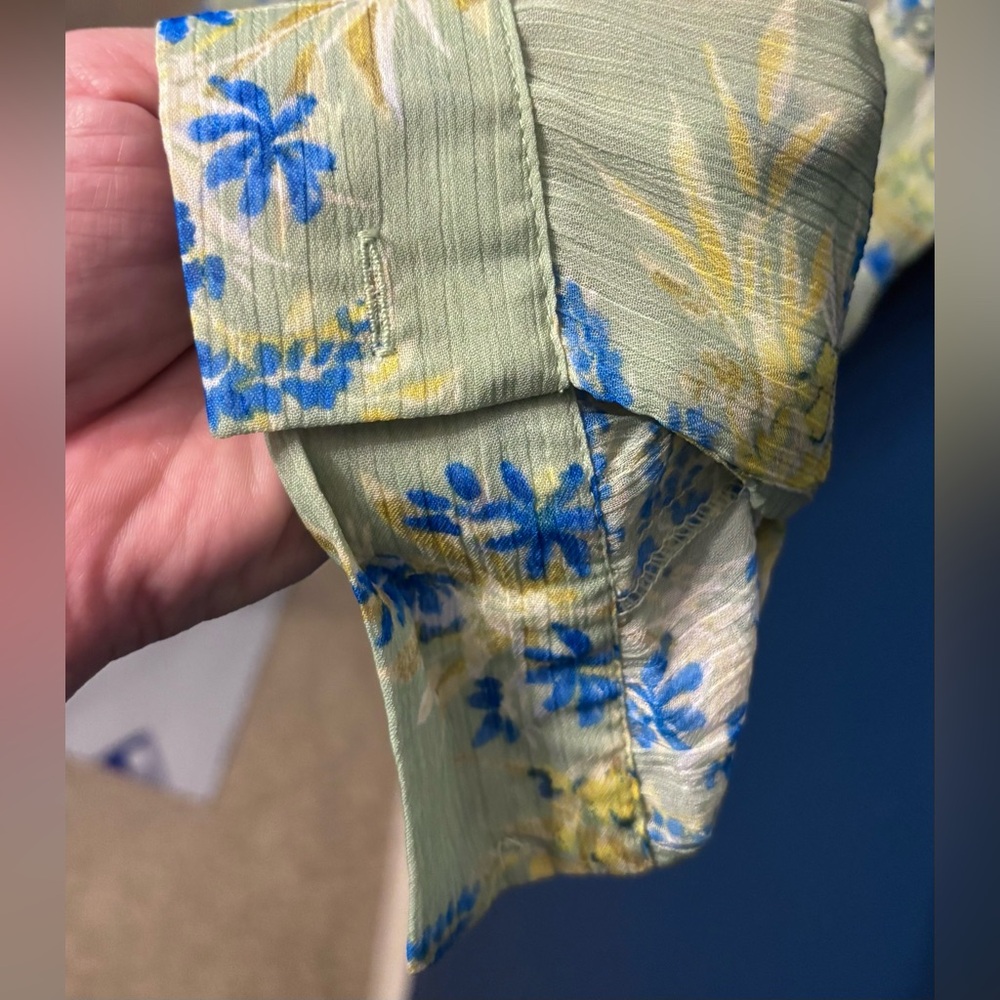 🌼2/$40 🌼KUT from the Kloth NWT Floral Print Chiffon Button-up, Long-sleeve - Picture 11 of 16